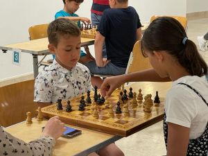 Weiterlesen: Turneul de șah: “Gimnastica minții”
