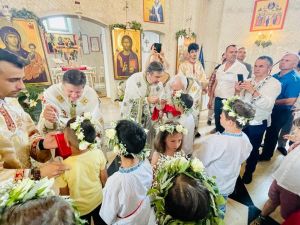 Weiterlesen: Prima Spovedanie, Împărtășanie festivă și sfârșit de an școlar într-un cadru tradițional românesc...