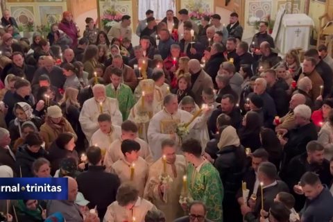 Slujba Învierii Domnului la Biserica „Sfântul Ștefan cel Mare” din Viena articol si video la TRINITAS TV